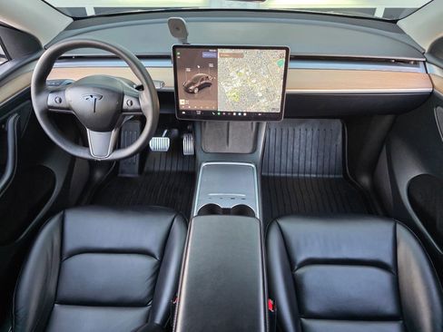 Used 2023 Tesla Model Y Long Range image 13