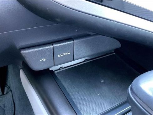 Used 2024 Toyota Camry SE image 29