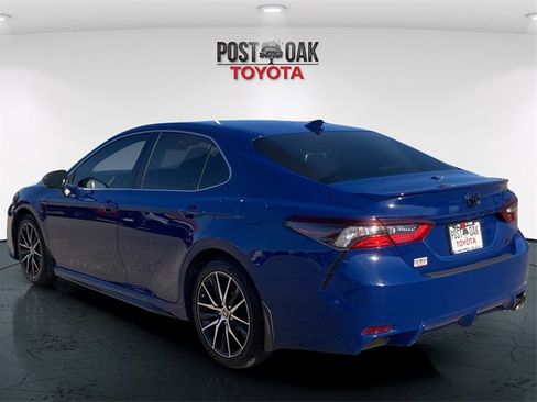 Used 2024 Toyota Camry SE image 5