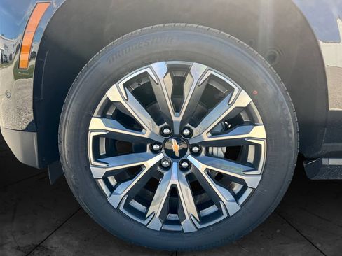 New 2026 Chevrolet Suburban High Country AWD/4WD image 14