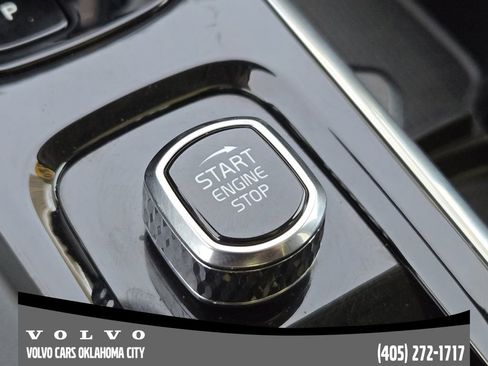 Certified 2025 Volvo XC60 B5 Core image 19