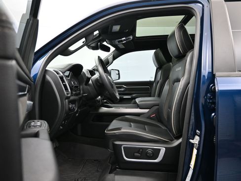 Used 2024 RAM 1500 Laramie AWD/4WD image 9