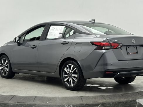 Used 2023 Nissan Versa SV image 4