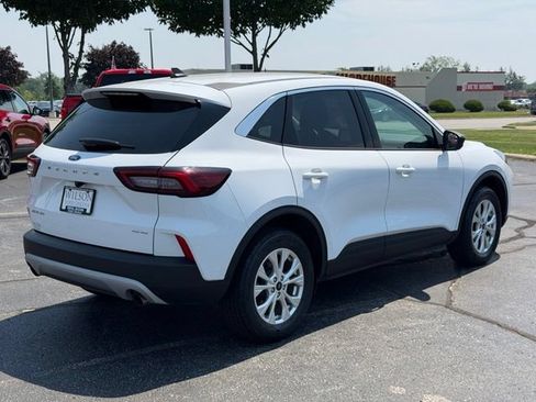 Certified 2024 Ford Escape Active AWD/4WD image 3