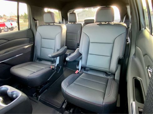 New 2026 Chevrolet Traverse Z71 w/ Driver Confidence Package image 28