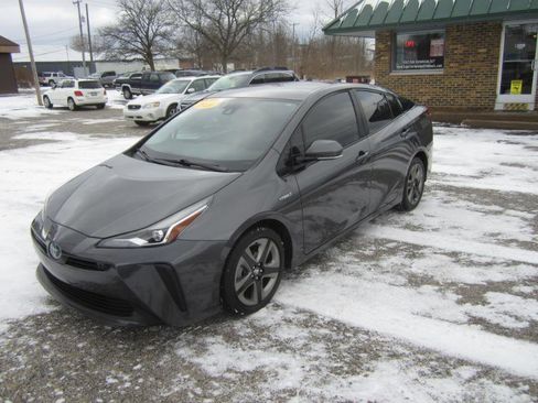 Used 2020 Toyota Prius XLE image 4