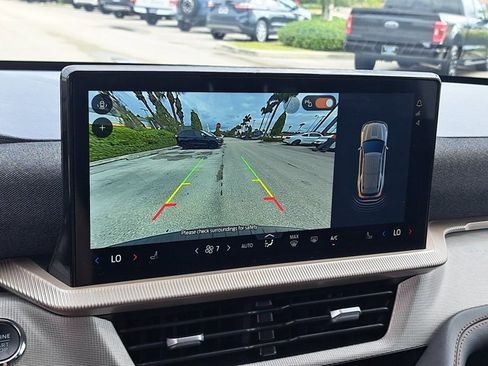 Certified 2025 Ford Explorer Active image 32