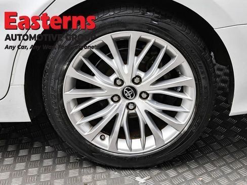 Used 2019 Toyota Camry XLE w/ Carpet Mat Package image 8