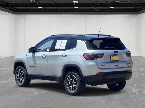 Certified 2025 Jeep Compass Trailhawk AWD/4WD image 7