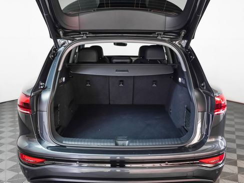 Used 2025 Audi Q6 e-tron Premium w/ Convenience Package image 11