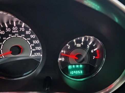 Used 2011 Chrysler 200 Limited image 20