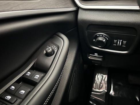 New 2026 Jeep Grand Cherokee L 4WD image 21