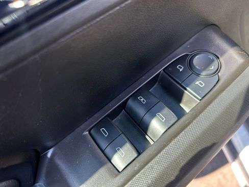 Used 2024 Chevrolet Colorado LT w/ LT Convenience Package II image 19