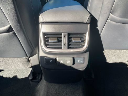 Used 2022 Subaru Outback Limited AWD/4WD image 35