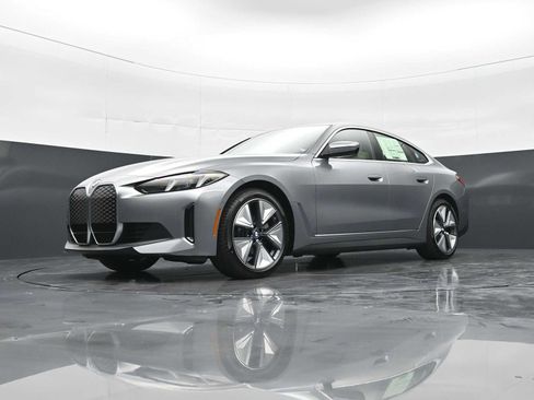 New 2026 BMW i4 eDrive40 w/ Premium Package RWD image 25