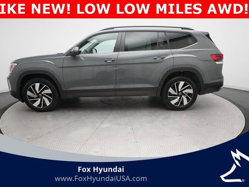 Used 2025 Volkswagen Atlas SE image 24