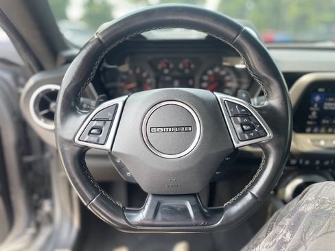 Used 2021 Chevrolet Camaro LT w/ Technology Package RWD image 16