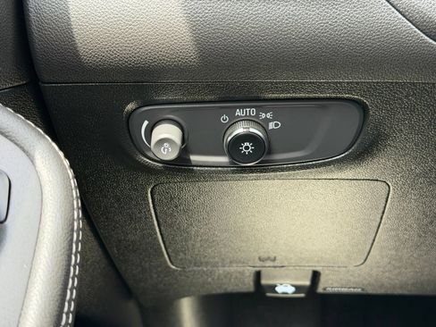 Used 2024 Buick Encore GX Sport Touring FWD image 12