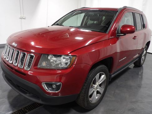Used 2016 Jeep Compass High Altitude AWD/4WD image 3