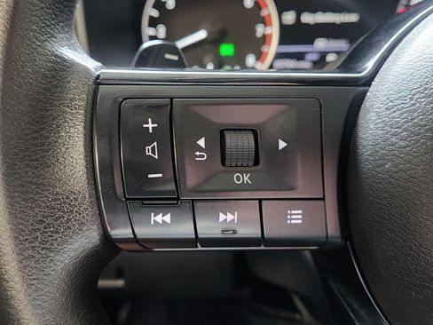 Used 2021 Nissan Rogue SV image 17