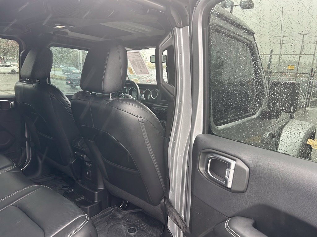 Used 2018 Jeep Wrangler Unlimited Sahara w/ Cold Weather Group AWD/4WD image 13