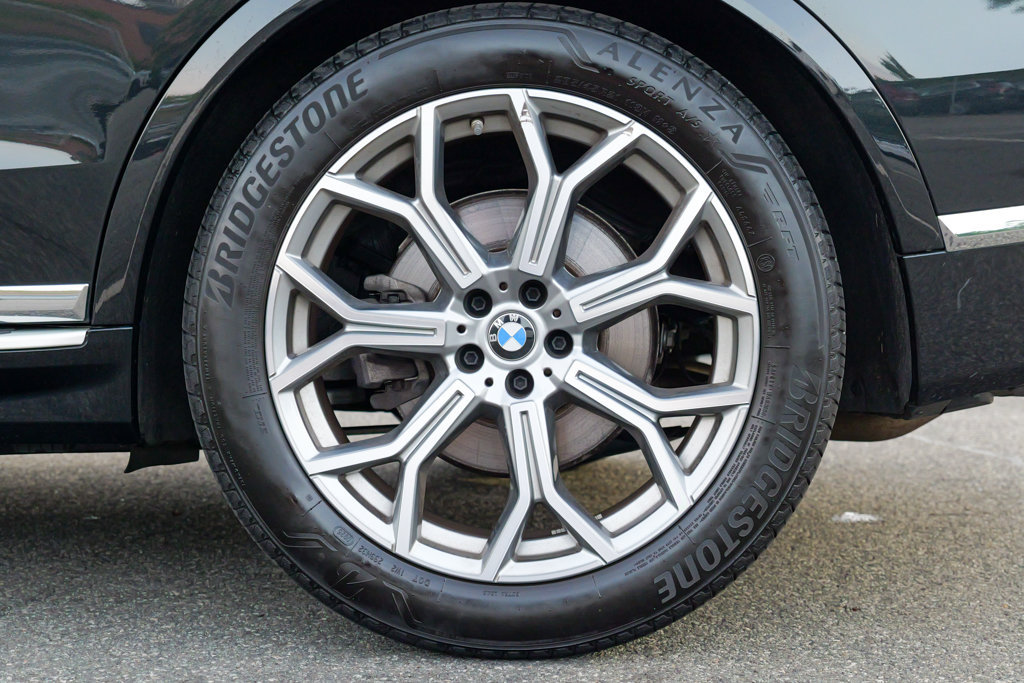 Used 2026 BMW X7 xDrive40i AWD/4WD image 14