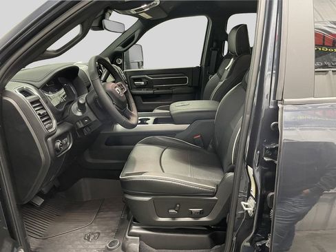 New 2026 RAM 2500 Laramie AWD/4WD image 12