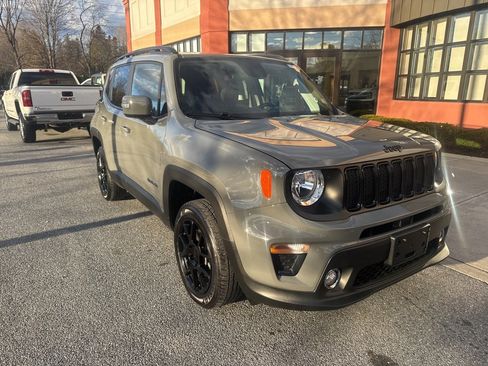 Used 2020 Jeep Renegade Altitude image 9
