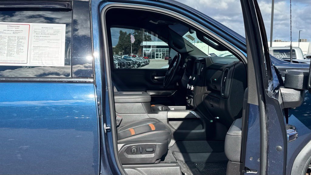 Used 2022 GMC Sierra 2500 AT4 w/ AT4 Preferred Package AWD/4WD image 10