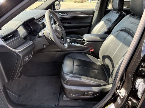 Used 2023 Jeep Grand Cherokee L Overland image 4