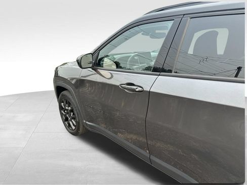 Used 2023 Jeep Compass Latitude w/ Convenience Group AWD/4WD image 11