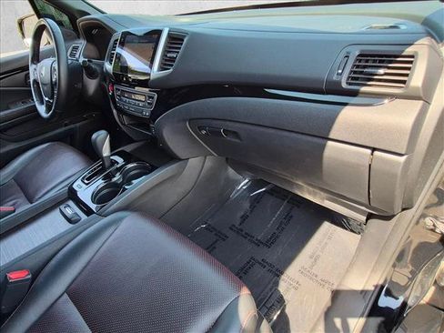 Certified 2017 Honda Ridgeline Black Edition image 22