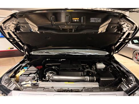 Used 2025 Nissan Frontier SV image 4