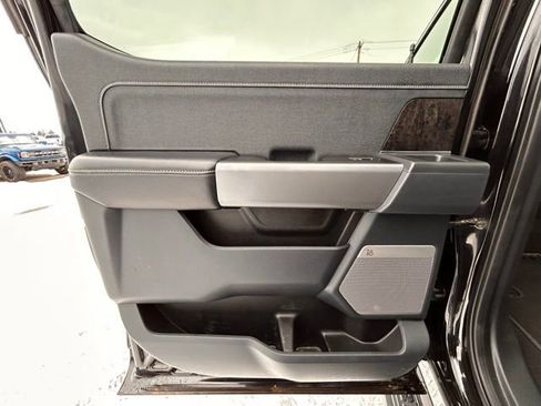 Used 2025 Ford F350 Lariat w/ Black Appearance Package image 47