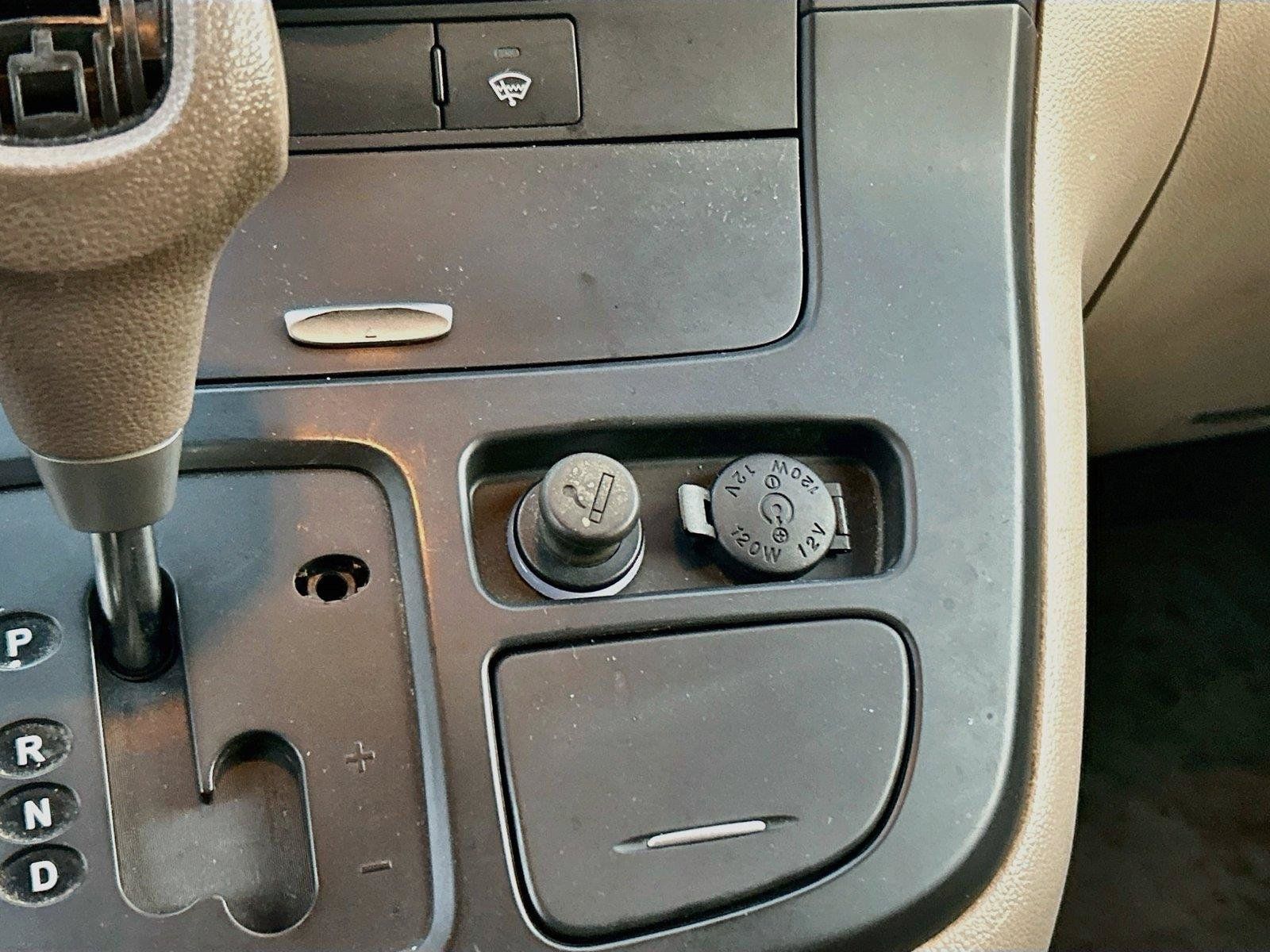 Used 2012 Kia Sedona LX FWD image 28
