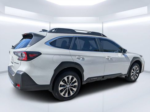 Certified 2025 Subaru Outback Limited w/ Popular Package #2 AWD/4WD image 3