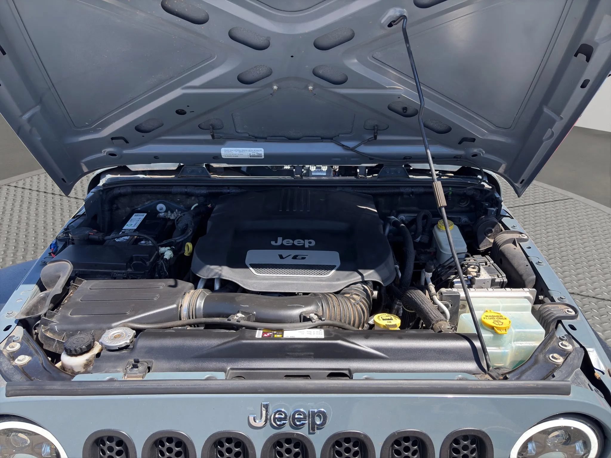 Used 2015 Jeep Wrangler Unlimited Sport AWD/4WD image 24