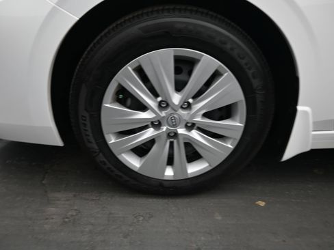 Certified 2025 Nissan Sentra S FWD image 9