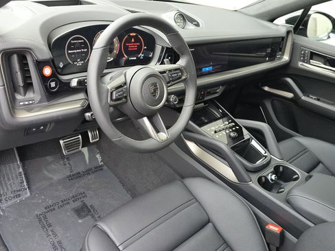 New 2026 Porsche Cayenne Turbo image 4