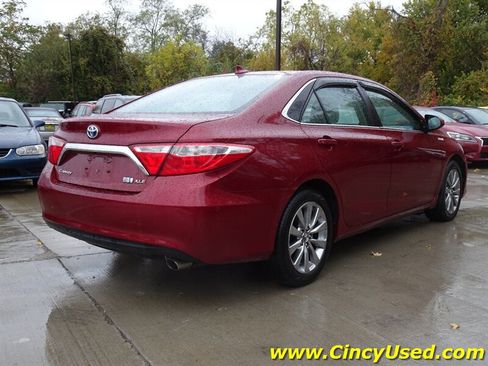 Used 2017 Toyota Camry XLE w/ Moonroof Package FWD image 6