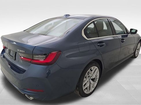 New 2026 BMW 330i xDrive Sedan w/ Convenience Package AWD/4WD image 9