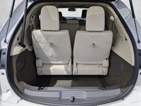 Used 2013 Lincoln MKT AWD image 6