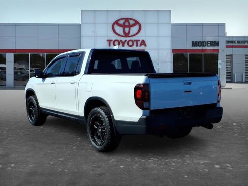 Used 2021 Honda Ridgeline Sport image 4