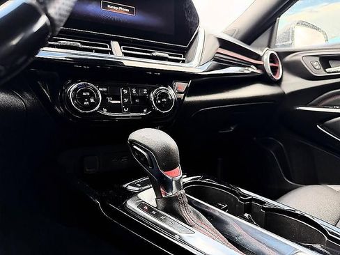 Used 2025 Chevrolet Trax RS w/ Driver Confidence Package image 5