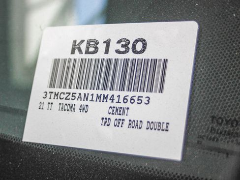 Used 2021 Toyota Tacoma TRD Off-Road w/ Technology Package image 27