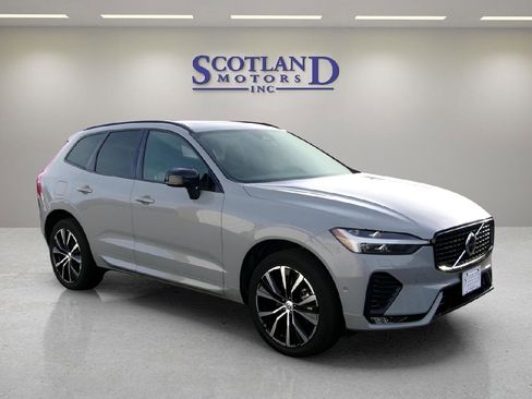 Used 2025 Volvo XC60 B5 Plus image 4