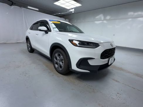 Certified 2026 Honda HR-V LX image 2