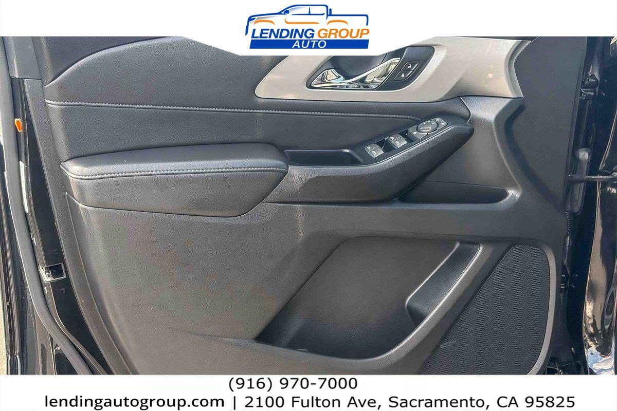Used 2023 Chevrolet Traverse LT FWD image 19