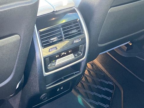 Used 2024 BMW X7 xDrive40i w/ Executive Package image 29