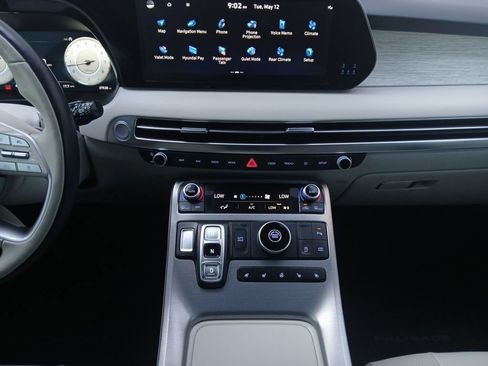 Used 2024 Hyundai Palisade Calligraphy FWD image 3